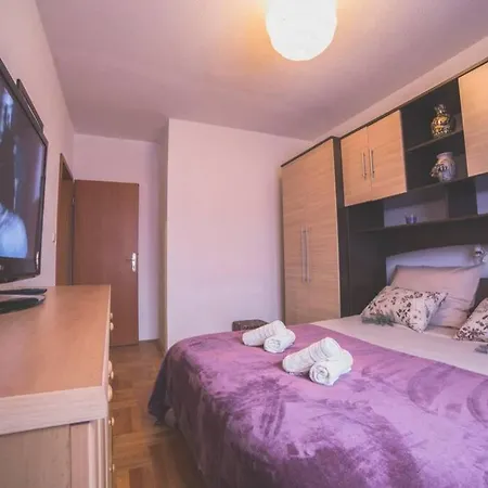 Family House Nino Lejlighed Kaštel Stari